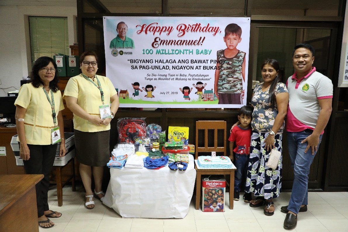 Ika-limang kaawaran ng ‘100 Millionth Filipino Baby’, binisita ng POPCOM-MIMAROPA