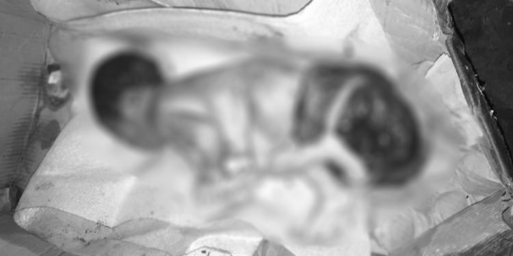 Sanggol sa loob ng plastic, nakita sa dump site