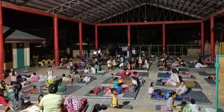 Taytay coastal residents evacuate due Typhoon Tisoy