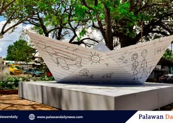 Dambuhalang bangkang papel, tampok sa isang art installation sa Puerto Princesa