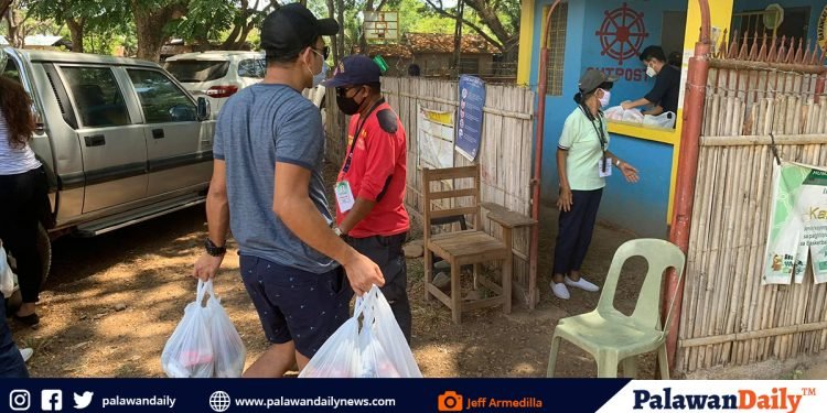 Private orgs distribute food packs on Easter Sunday to indigent senior citizens of Bgry. Matahimik
