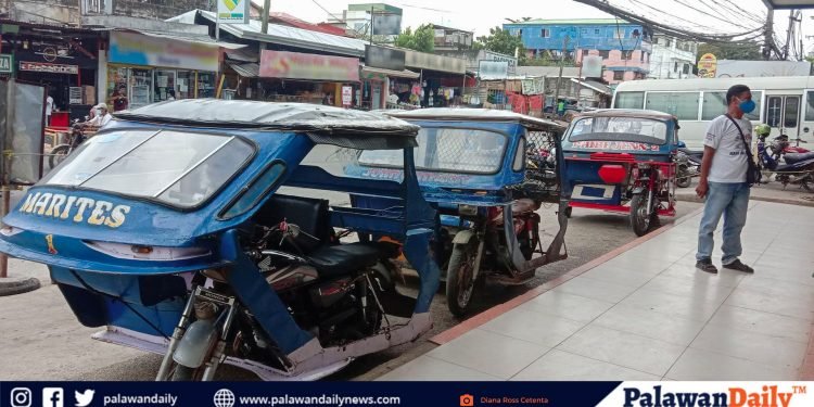 Panukalang pagbabalik ng dating pasahe sa traysikel, ikinatuwa ng mga commuter, driver