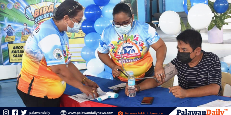 Alkalde ng Bataraza, hindi umano sumingit sa linya para magpabakuna kontra COVID-19