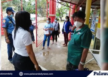 Isang botante ng Julio Arzaga Elementary School, inireklamo ang umanoy kapabayaan ng ilang barangay health worker