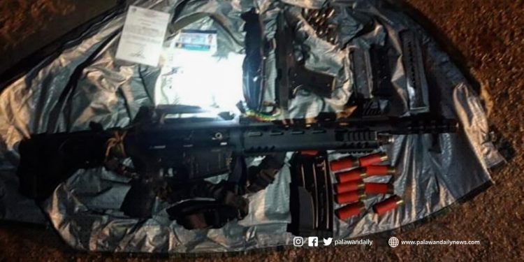 Dalawang lalaking kawani ng DENR sa bayan ng Taytay nahulihan ng mga baril