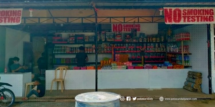 Tindahan ng mga paputok, nagbukas na; BFP, nakabantay