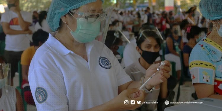 DILG to barangay councils: Submit list of unvaxxed residents