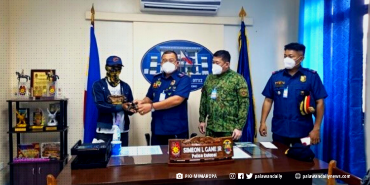 Miyembro ng CTG, sumuko sa Occidental Mindoro police