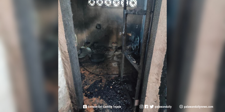 Isang bahay sa Narra tinupok ng apoy; dahilan ng sunog, patuloy na iniimbestigahan
