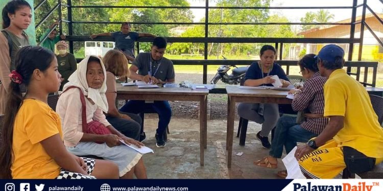 A total of 221 indigent senior citizens and 33 PWDs from Sofroñio Española, Palawan received their local social pension from the Palawan Provincial Government on April 26–28.