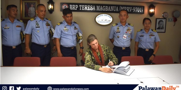 US Seventh Fleet Commander, bumisita sa BRP Teresa Magbanua sa Palawan