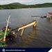 Oil spill boom, inilatag sa paligid ng barkong nabahura sa Balabac, Palawan