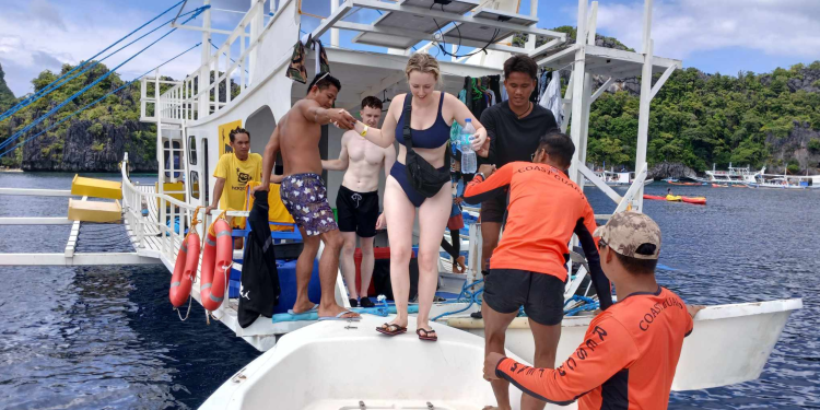 Babaeng turista sa El Nido, Palawan, agad na-evacuate dahil sa sugat sa paa
