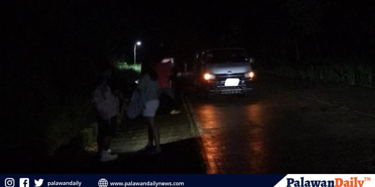 Van na nag-overheat sa El-Nido, nagdulot ng takot sa mga pasahero