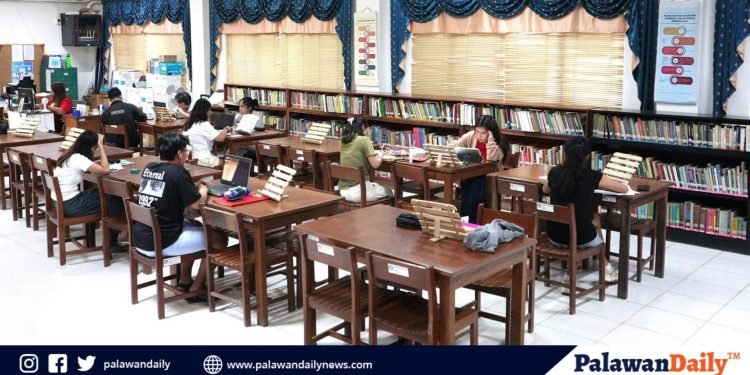 Puerto Princesa extends library hours, adds night transport for students